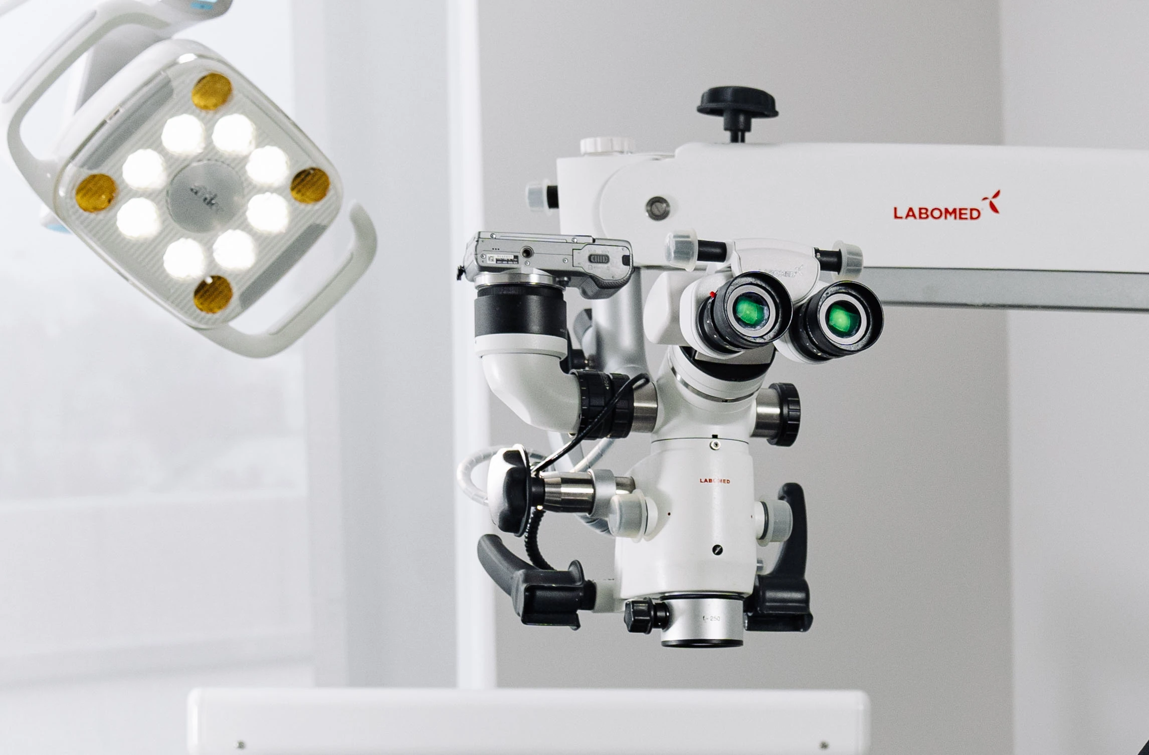 Дентальные микроскопы и бинокуляры для кариеса