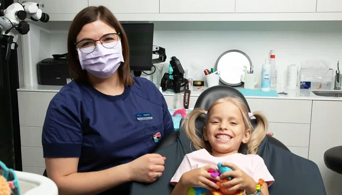 Лечение молочных зубов у детей